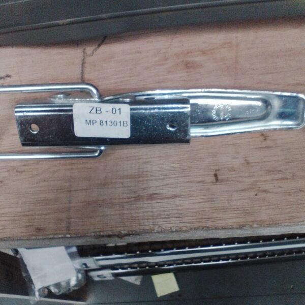 MP81301B 210 x 37mm Padlockable Overcentre Catch