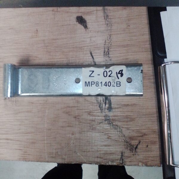 MP81402B 126mm x R3.5 Overcentre Latch