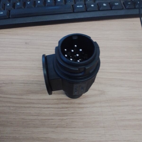 MP1288B 12V 8 Pin Plastic Plug (13 Pin Type Plug)